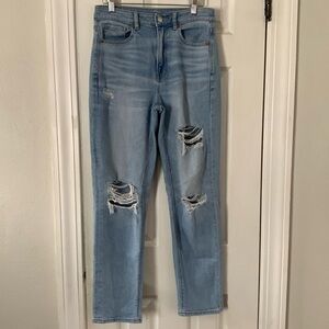American Eagle Mom Straight Jeans Size 6 Long. #208